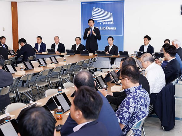 「米イラン合意の注視を」イラン情勢に関する関係合同会議が政府から報告受ける