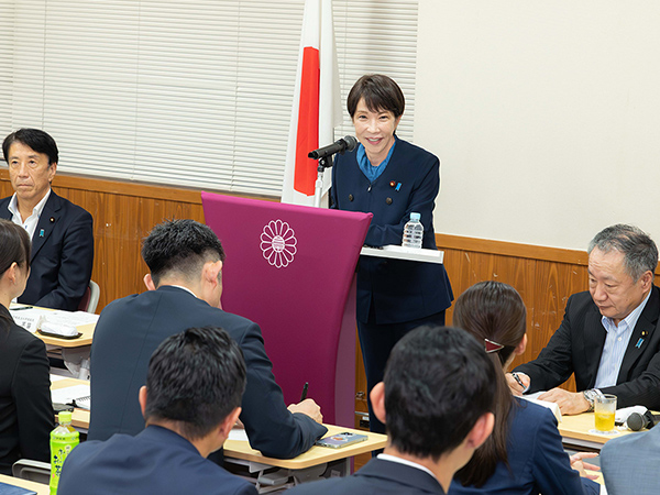 高市総裁が「国政への道」を語る 新人議員研修会