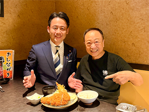自由民主8面コラム「思わず食べたい私の推しメシ」伊藤 聡衆議院議員昭和44年創業の横須賀の名店「とんかつ勝（まさる）」「こんなカツ、食べたことない！」
