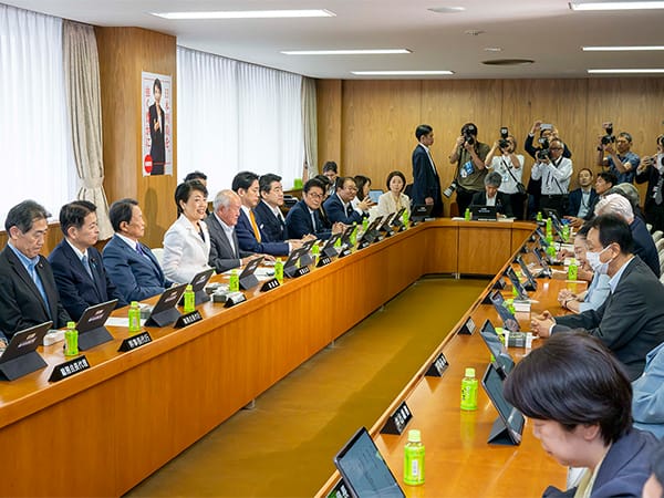 皇族数の確保は喫緊の課題 皇室典範等改正案を閣議決定