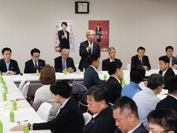 時代の変化に合わせ憲法改正を