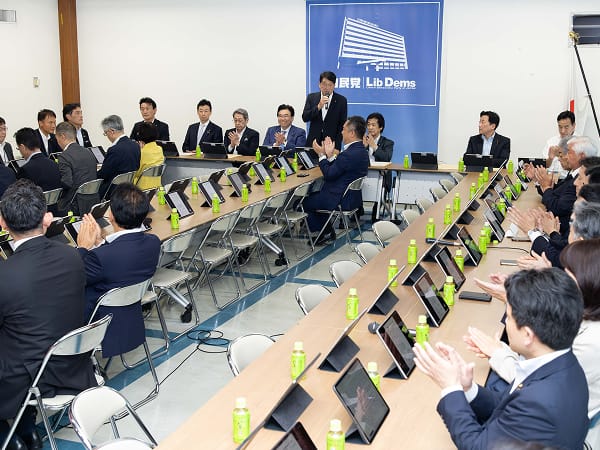 社会保障国民会議の中間とりまとめ案を了承税制調査会・社会保障制度調査会合同会議