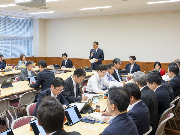 外国人政策本部 秋の提言に向け議論に着手