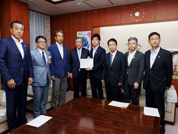 備蓄米の水準回復と価格の安定化を鈴木大臣へ緊急決議
