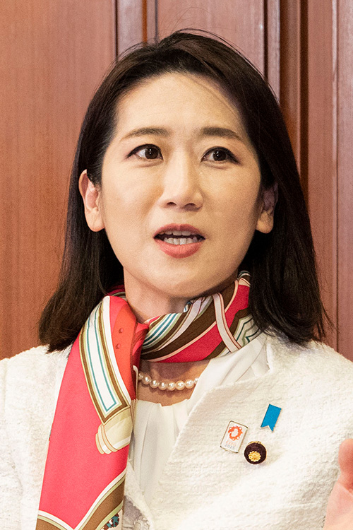 松川るい 事務局長