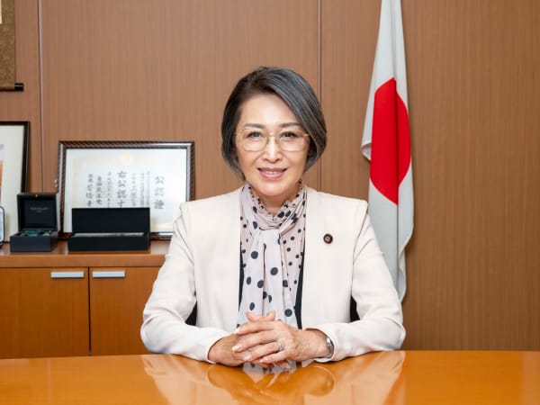 月刊誌「りぶる」特集 9月号より こども・若者が輝く社会へ