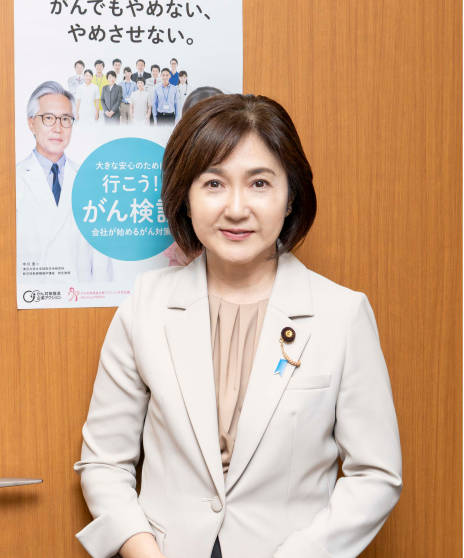 生稲晃子 新聞出版局長代理・女性局長代理