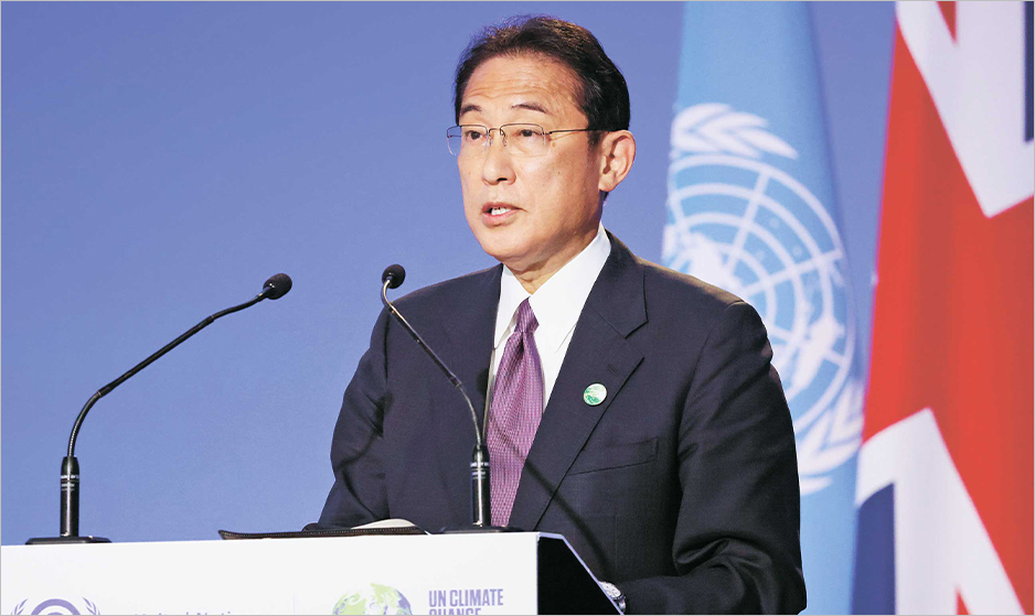 COP26首脳級会合で演説する岸田文雄総理。「気候変動という人類共通の課題に、日本は総力を挙げて取り組む」と力強く訴えた