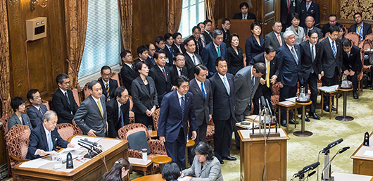 財務演説に対する代表質問 財務演説に対する代表質問