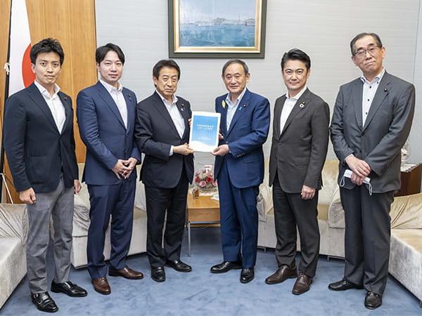 行政改革推進本部 8チームの提言