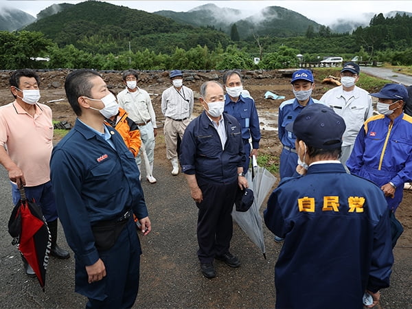 令和2年7月豪雨 二階幹事長が鹿児島県山野川を視察し現地の要望を聴取