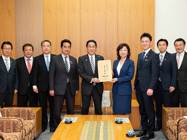 「情報通信インフラの強化に向けた緊急提言~未来を切り拓く、日本発の情報通信インフラの進化と普及に向けて~」