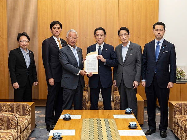 骨太方針に経済安全保障上の課題明記を経済安全保障推進本部が岸田総理に提言