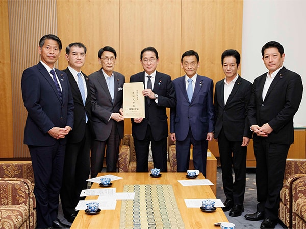 令和の教育人材確保に向けた緊急決議