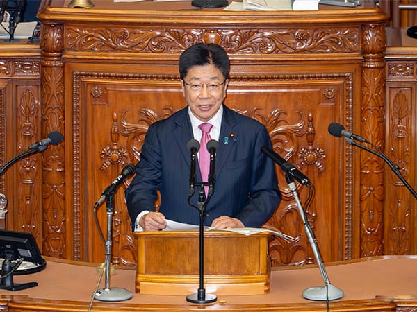 第217回国会における加藤勝信財務大臣の財政演説