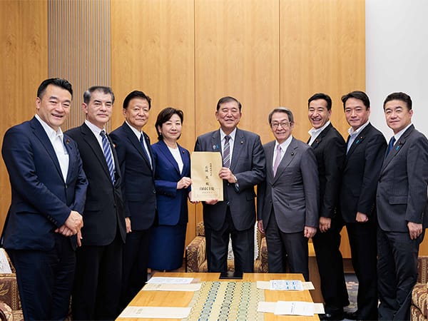 情報通信戦略調査会の情報通信成長戦略検討特命チーム・放送法の改正に関する小委員会が提言を申し入れ