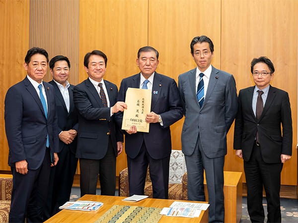 地域経済の好循環実現を 「働きたい人が働ける社会」へ「働き方改革」の再検討も提起中小企業・小規模事業者政策調査会が提言