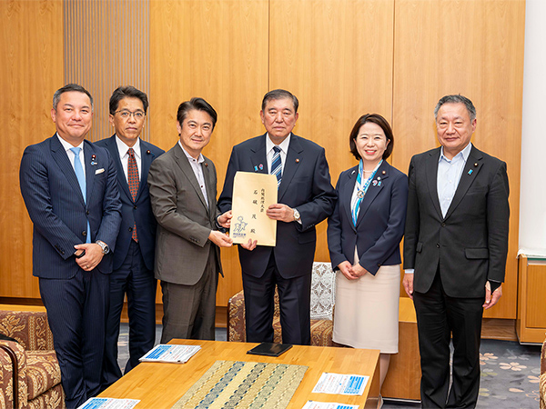 外国人材等に関する特別委員会提言-国民と外国人が安全・安心に暮らせる共生社会に向けて-