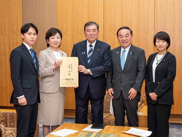 孤独・孤立対策特命委員会が石破総理、三原大臣へ提言を申し入れ
