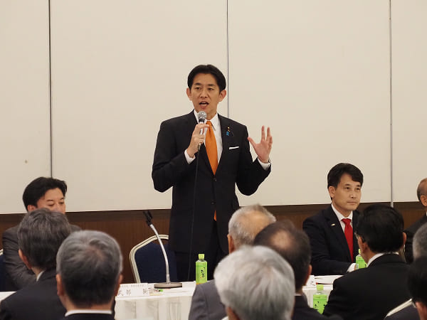 北海道で移動政調会を開催