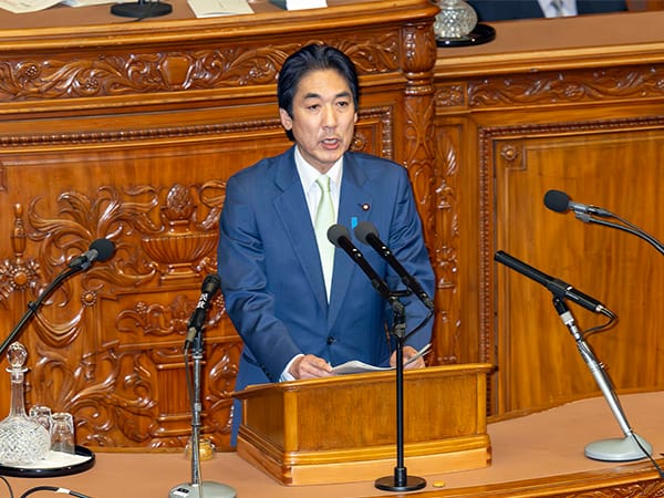 第221回国会における城内実内閣府特命担当大臣(経済財政政策)の経済演説