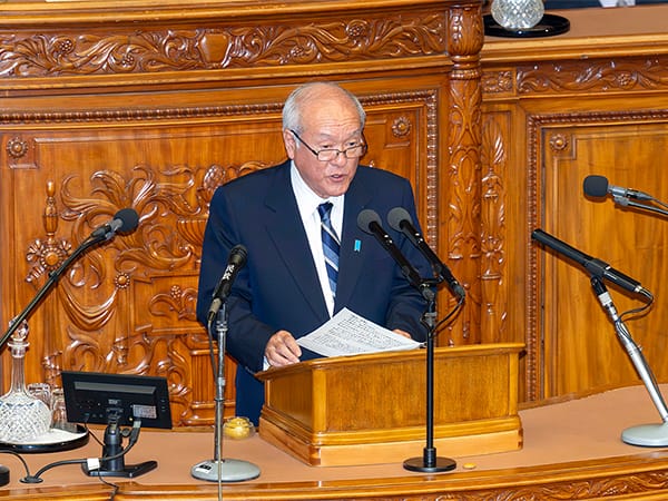 第221回国会における鈴木俊一幹事長代表質問