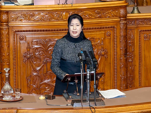 第221回国会における上野通子参議院議員代表質問