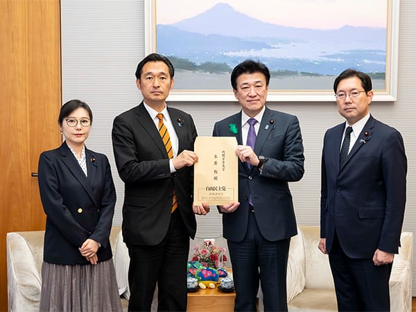 辺野古沖転覆事故 再発防止の徹底を文科・国交部会が提言を申し入れ