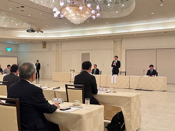 佐賀県で移動政調会を開催