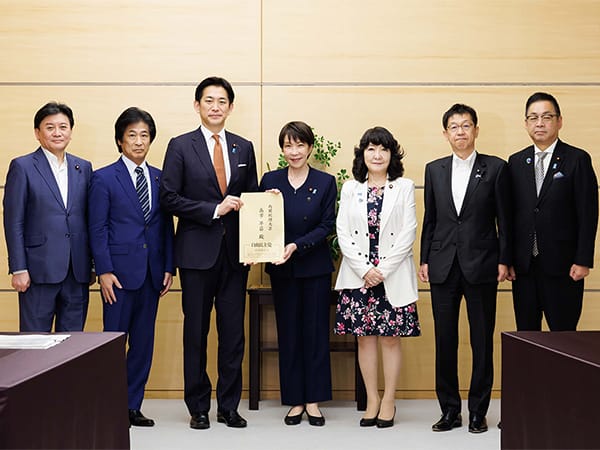 補助金・基金の見直しの方向性について小林政調会長が高市総理に提言