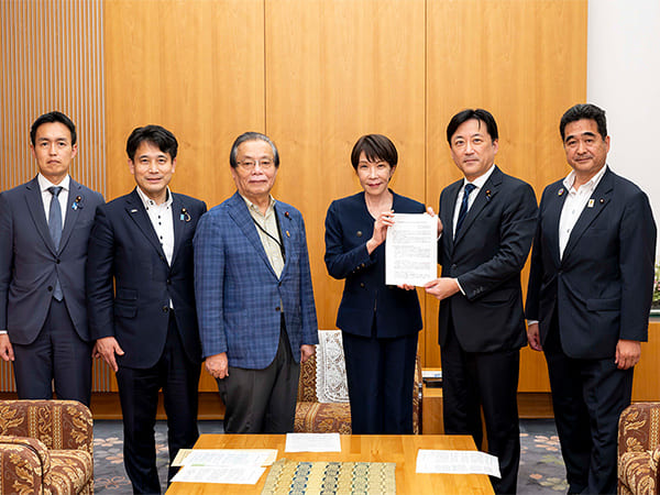 「防災庁創設年における防災体制の抜本的強化に向けた提言」を高市総理に申入れ