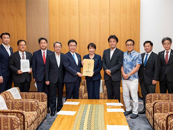 「水政策・国土保全の推進に向けた提言」を政府に申し入れ
