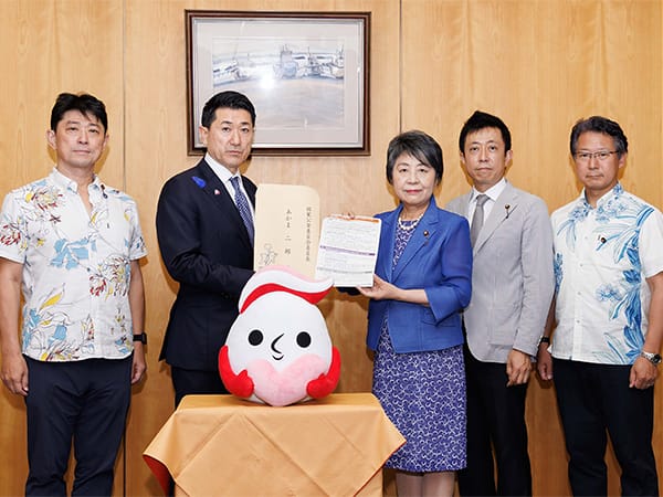 地域における誰一人取り残さない犯罪被害者支援の実現を目指して―犯罪被害者等の保護・支援体制の一層の強化に関するPT、あかま国家公安委員長へ提言申し入れ
