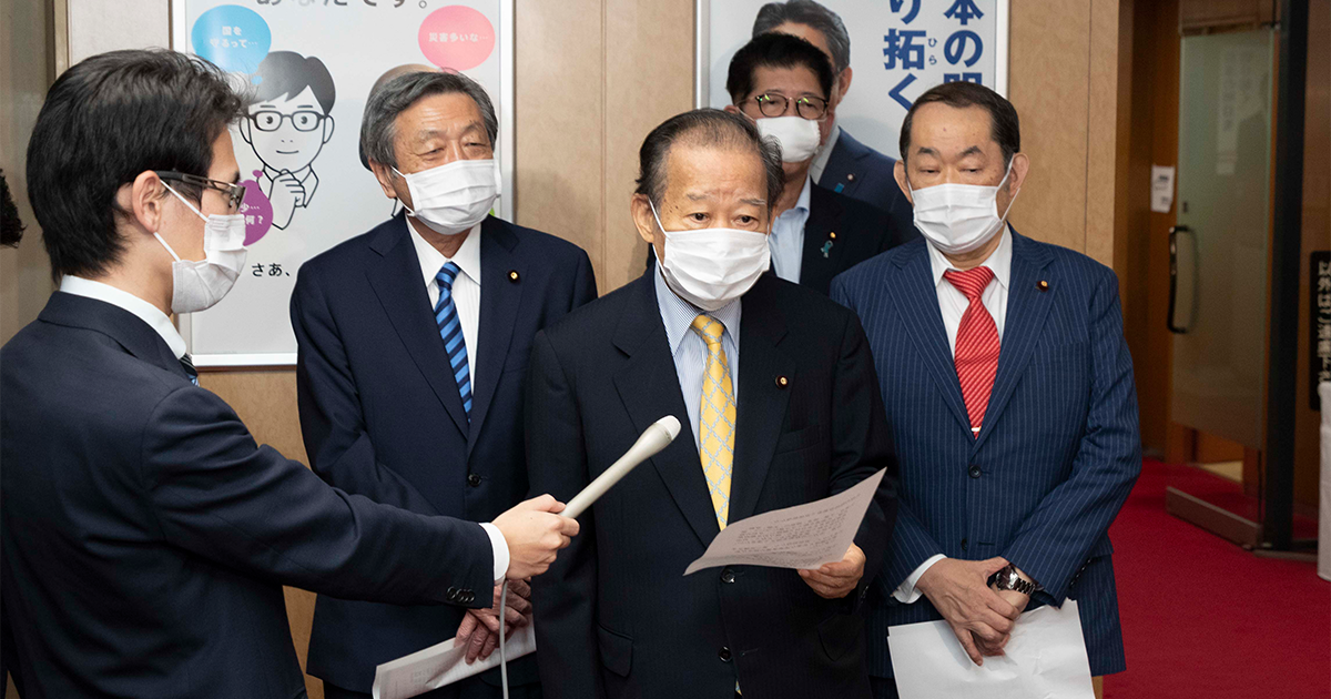 二階幹事長
