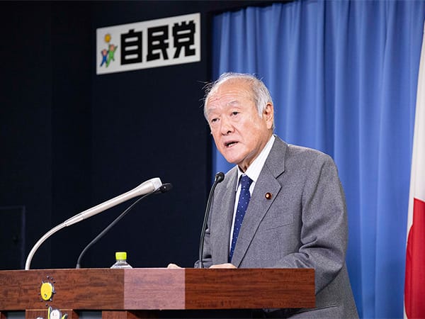 役員会後 鈴木幹事長 記者会見