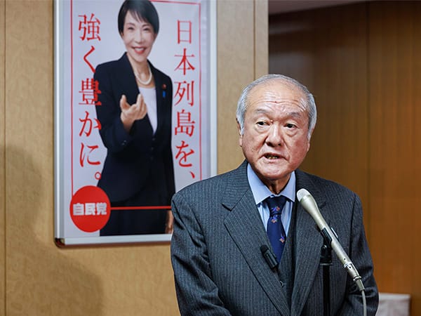 鈴木幹事長ぶら下がり会見