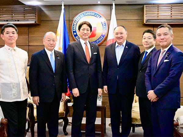 小林 鷹之 政務調査会長らフィリピンを訪問