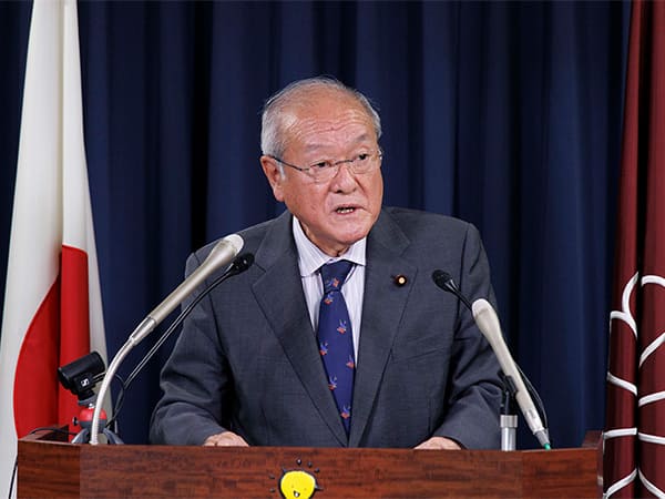 役員会後 鈴木幹事長記者会見		