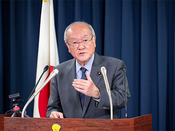 役員会後 鈴木幹事長記者会見