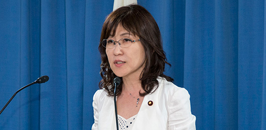 稲田朋美政務調査会長
