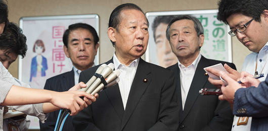 二階俊博幹事長