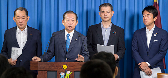 二階俊博幹事長