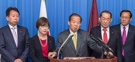 二階幹事長
