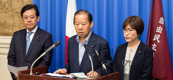 二階幹事長
