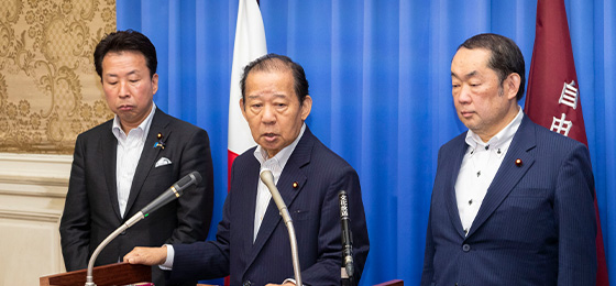 二階幹事長