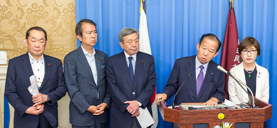 二階幹事長