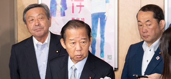 二階幹事長