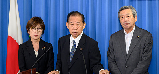 二階幹事長