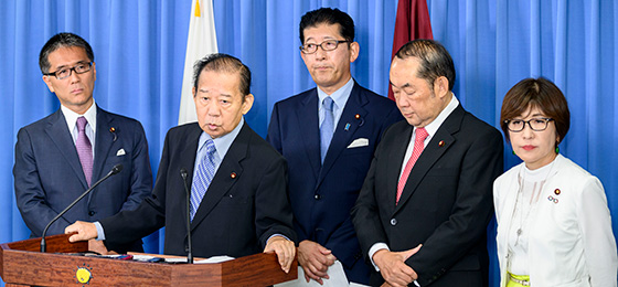 二階幹事長