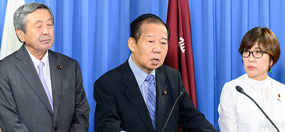 二階幹事長